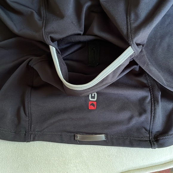 Louis Garneau sleeveless active (cycling) jersey with shelf bra - Picture 6 of 14